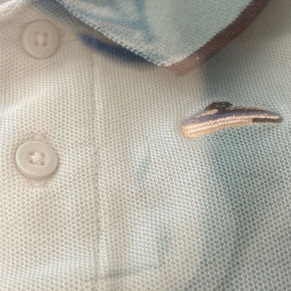 Blue Whale 🐳 💯 cotton shirt 👕 for your wee one ☝️ 2 buttons easy on off. - Picture 17 of 17